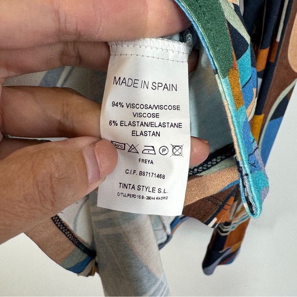 Tinta Multicolor Geometric Print Made in Spain Blouse Women’s Size 40 - Picture 5 of 13